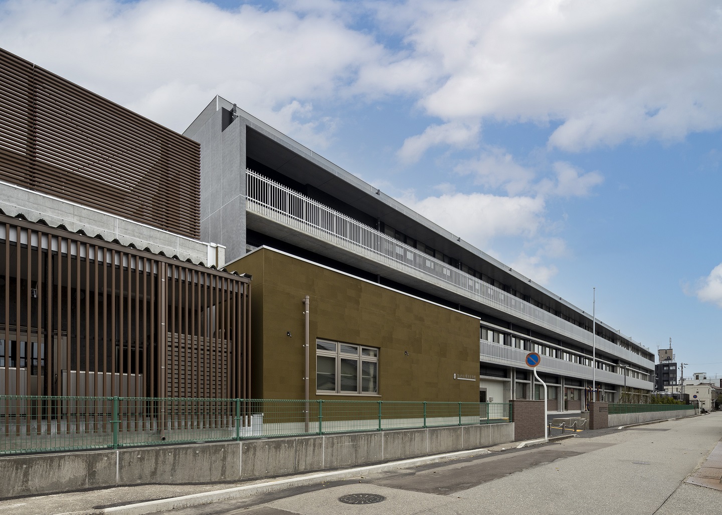 富山市立堀川小学校 - 富山の総合建設業（ゼネコン）ならタカノ